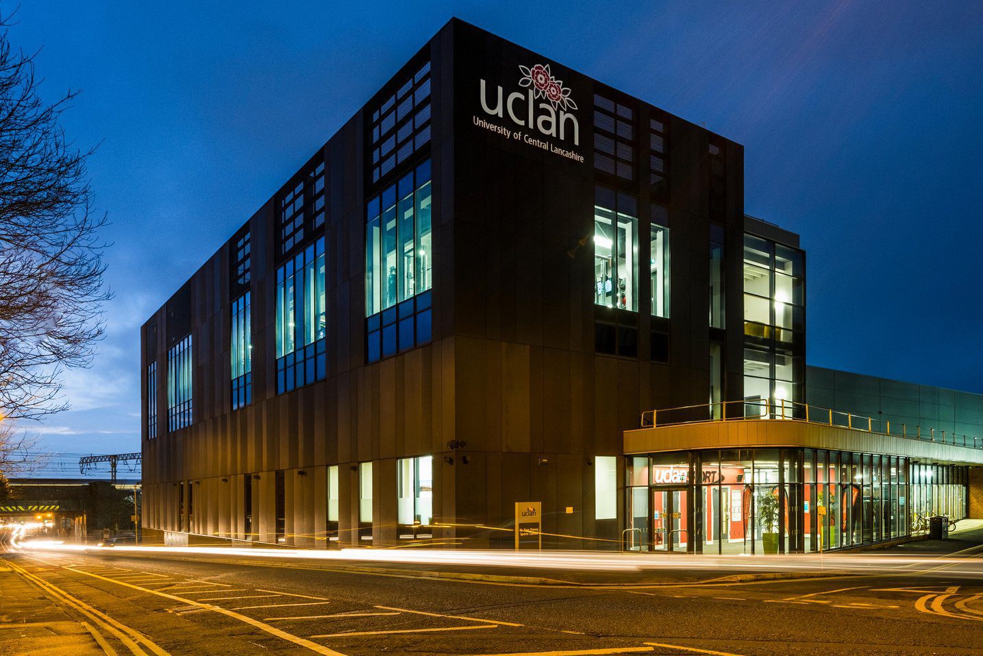FD1XTC The Sir Tom Finney Sports Centre at the University of Central Lancashire (UCLAN) in Preston